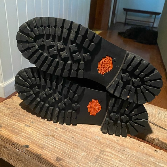 Boots - Picture 3 of 4